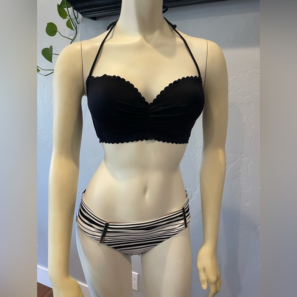 New women’s VS black and white striped bikini top size 32D bottom size small